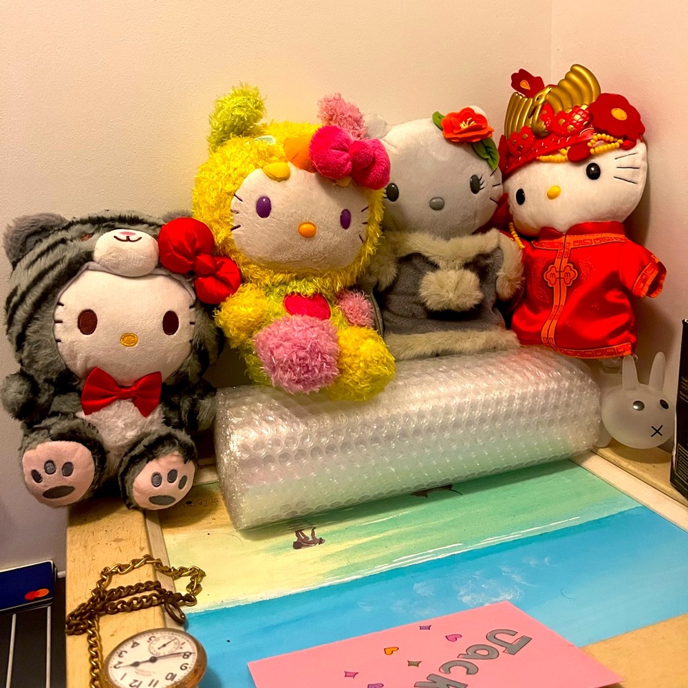 Vintage hello kitty kitties bundle